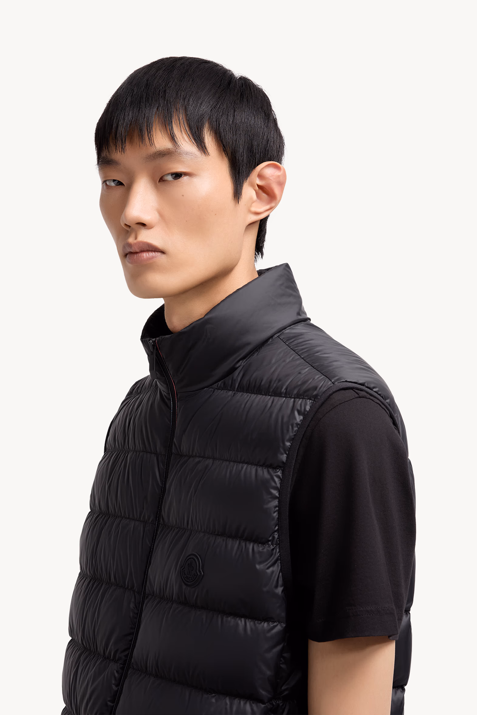 Besne Down Vest Men Black Moncler 4
